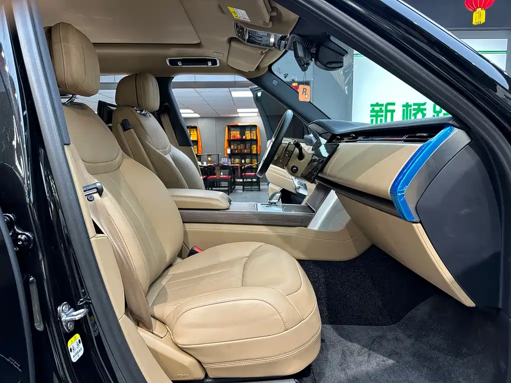 Range Rover 2024 3.0 L6 400PS Genesis Extended Edition купить на сайте DeffCars
