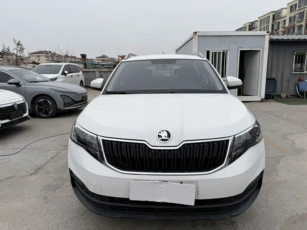 Komic 2018 1.5L automatic standard version National VI купить на сайте DeffCars