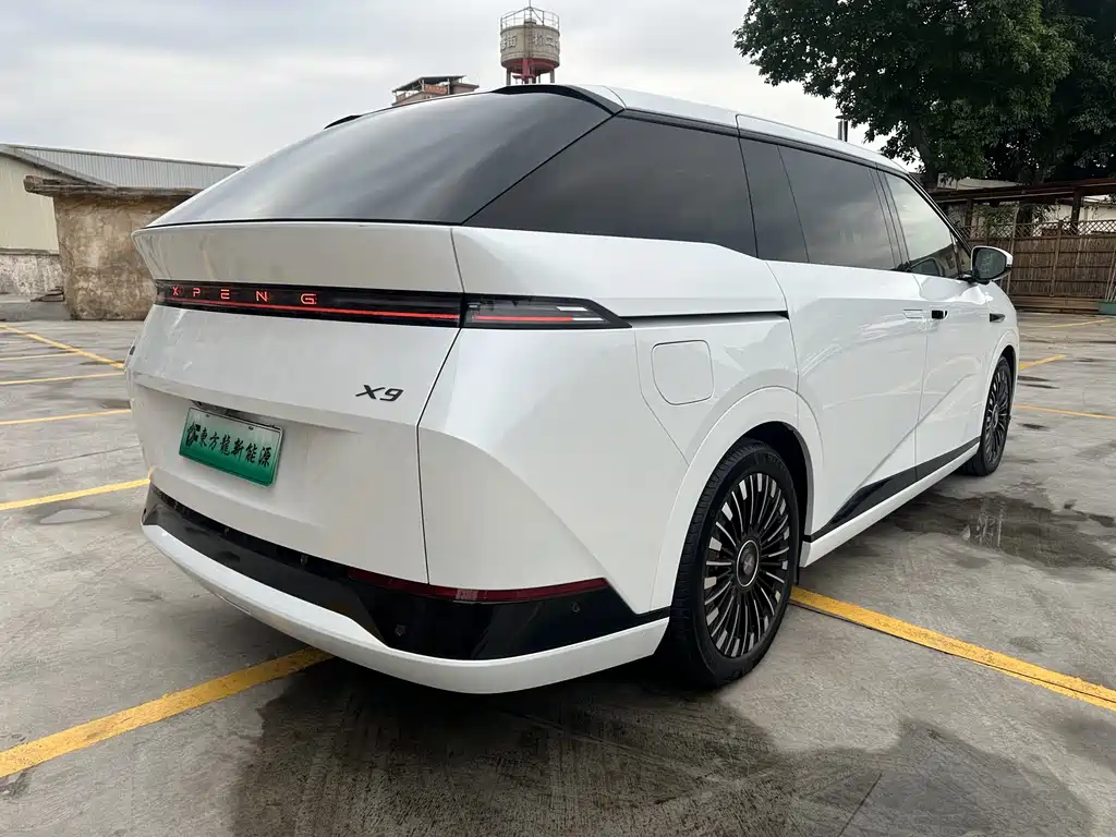 Xpeng X9 2025 pure electric 740 long battery life Max купить на сайте DeffCars