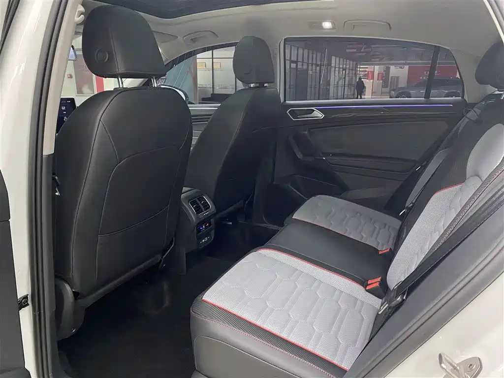 Tiguan X 2023 facelift 330TSI two-wheel drive flagship version купить на сайте DeffCars