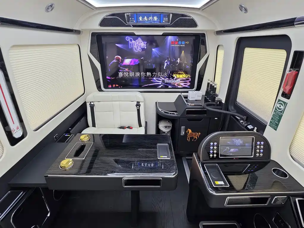 Hongqi Golden Sunflower Guoyue 2024 3.0T flagship version 17 seats купить на сайте DeffCars