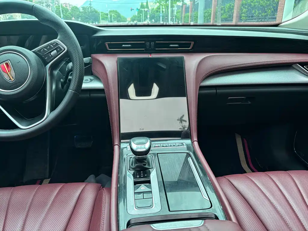 Hongqi H5 2024 1.5T DCT Zhilian Qiyun Edition купить на сайте DeffCars