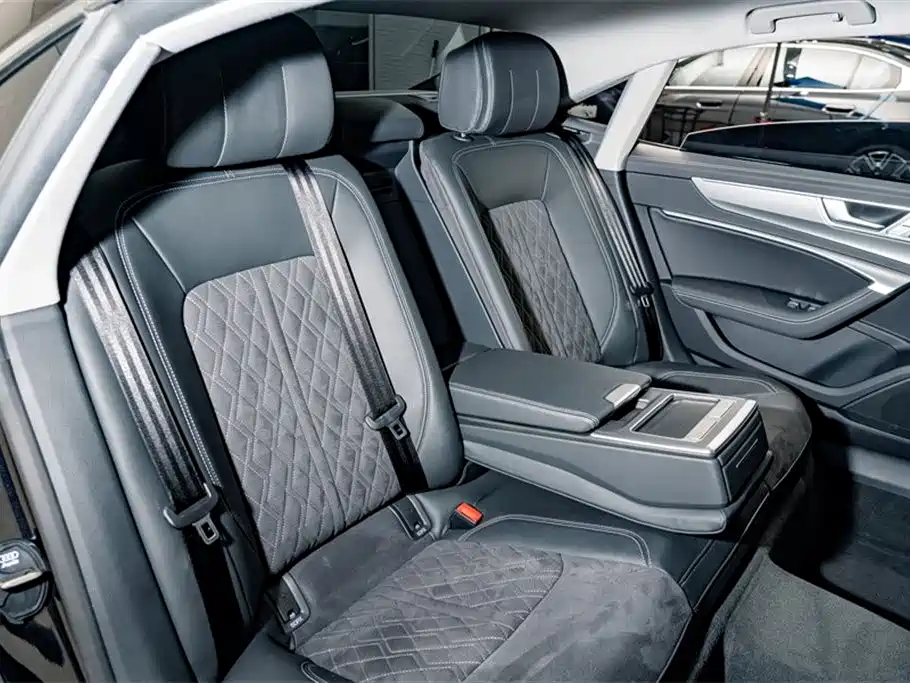 Audi A7L 2024 45 TFSI quattro luxury model купить на сайте DeffCars