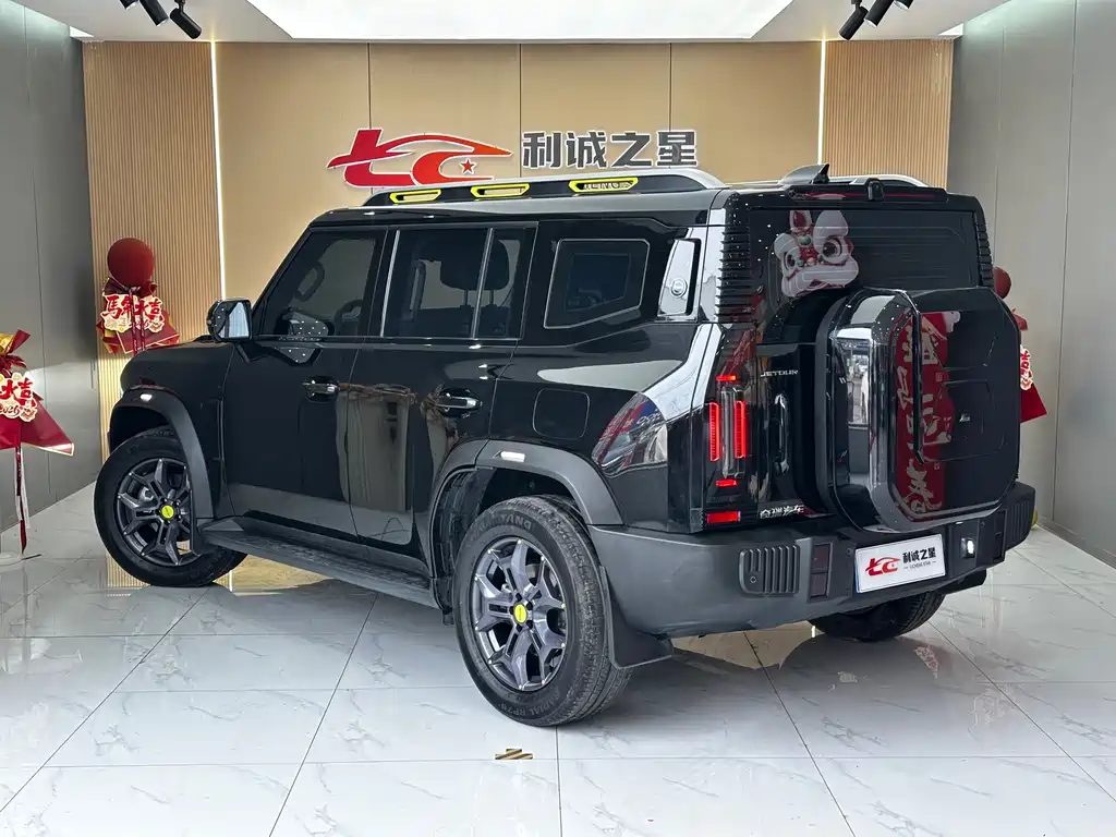 Jietu Traveler 2023 2.0T four-wheel drive crossover PRO купить на сайте DeffCars
