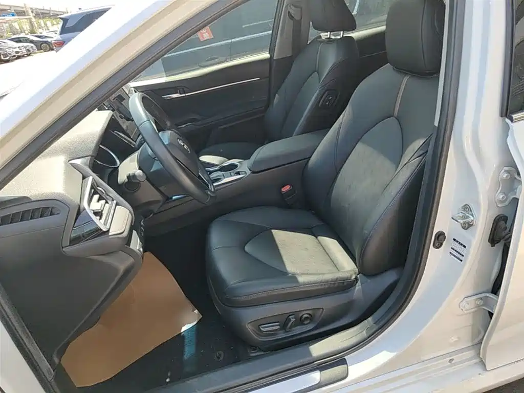 Camry 2021 2.0G Deluxe Edition купить на сайте DeffCars