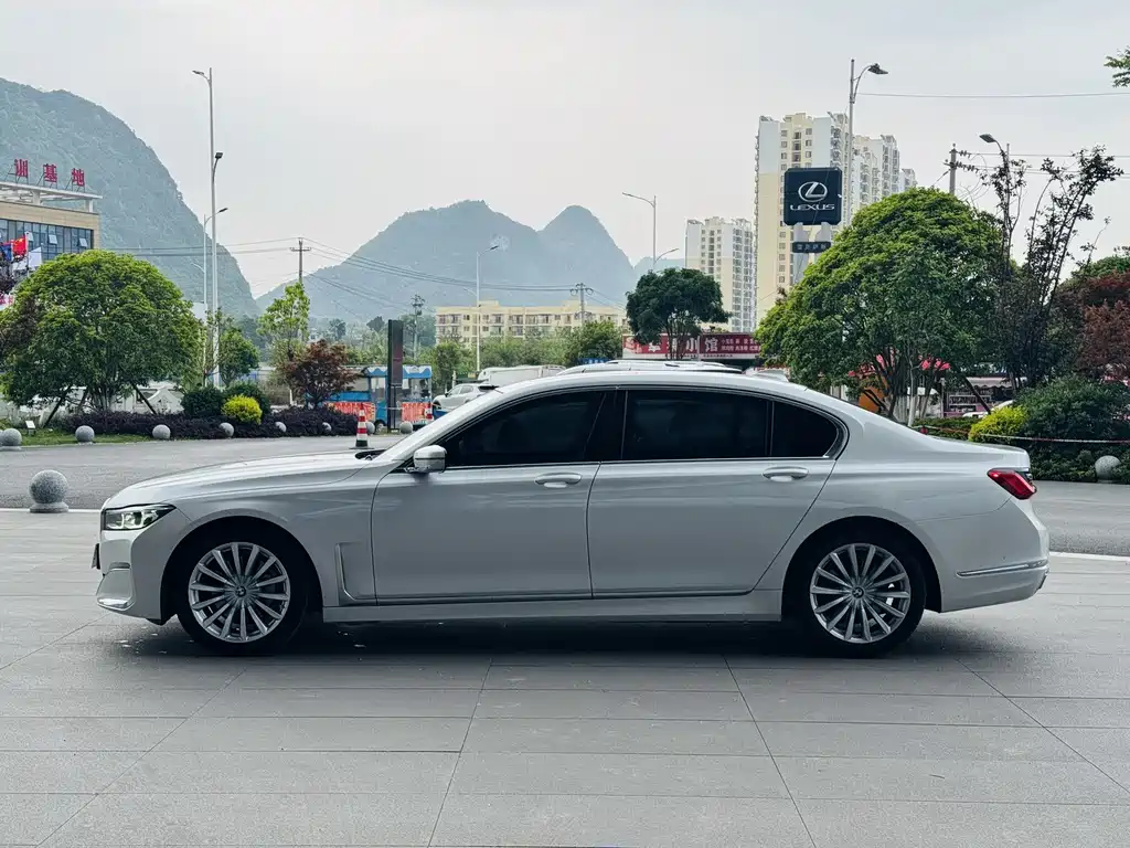 BMW 7 Series 2021 730Li Luxury Package купить на сайте DeffCars