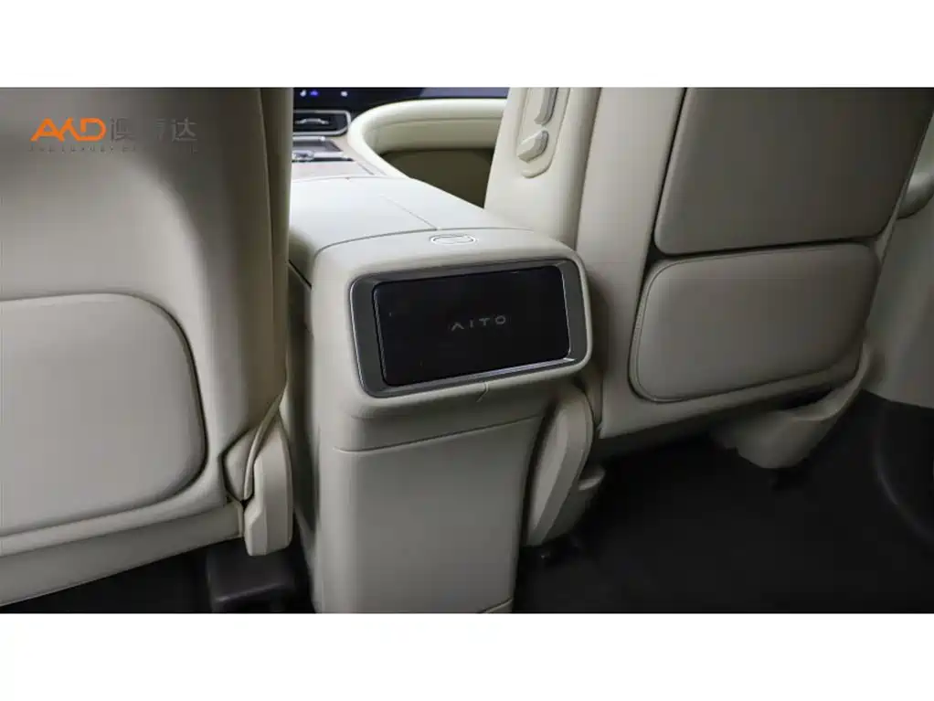 Wenjie M9/25 models/pure electric Ultra version 100kWh 6 seats купить на сайте DeffCars