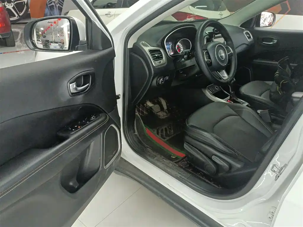 Compass 2017 200T Automatic Home Edition купить на сайте DeffCars
