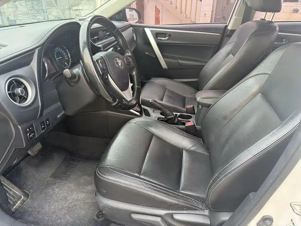 Corolla 2017 facelifted dual-engine 1.8L E-CVT leading version купить на сайте DeffCars