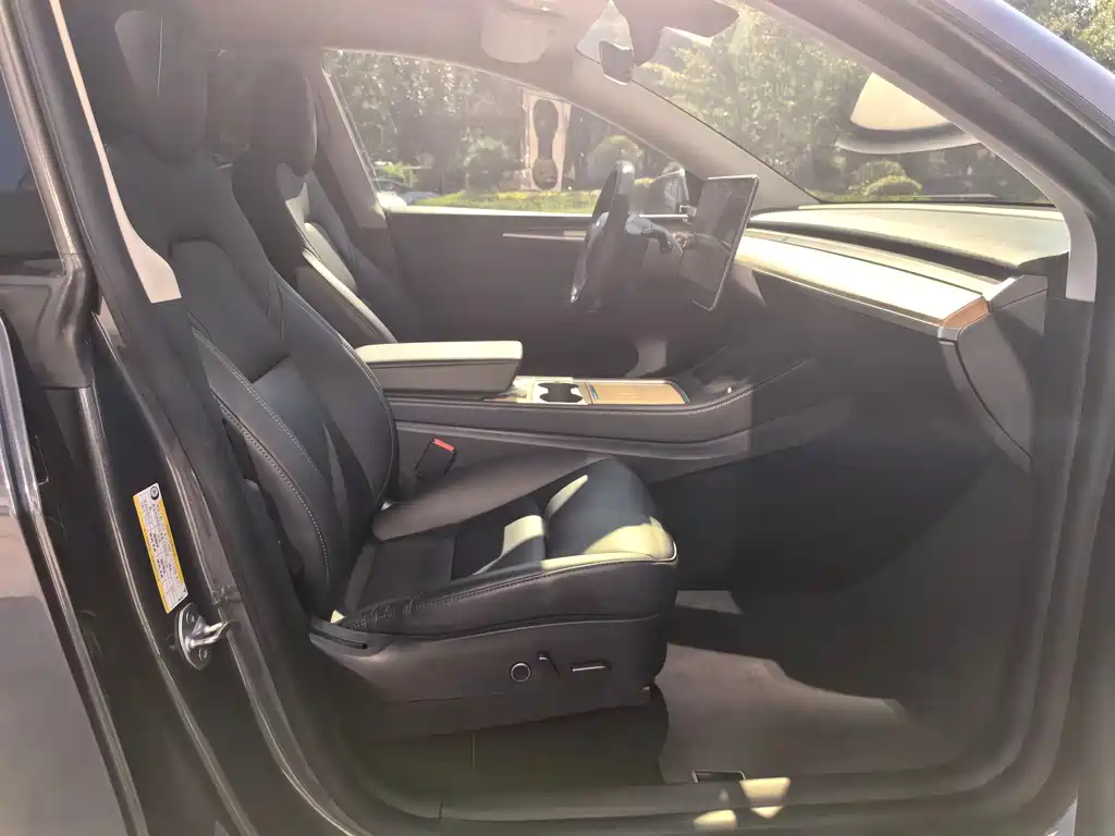 Model Y 2021 long-range all-wheel drive version 3D7 купить на сайте DeffCars