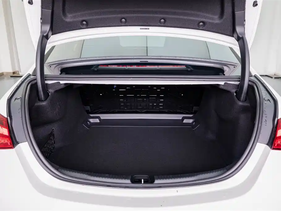 Mercedes-Benz C-Class 2023 C 200 L Sports Edition купить на сайте DeffCars
