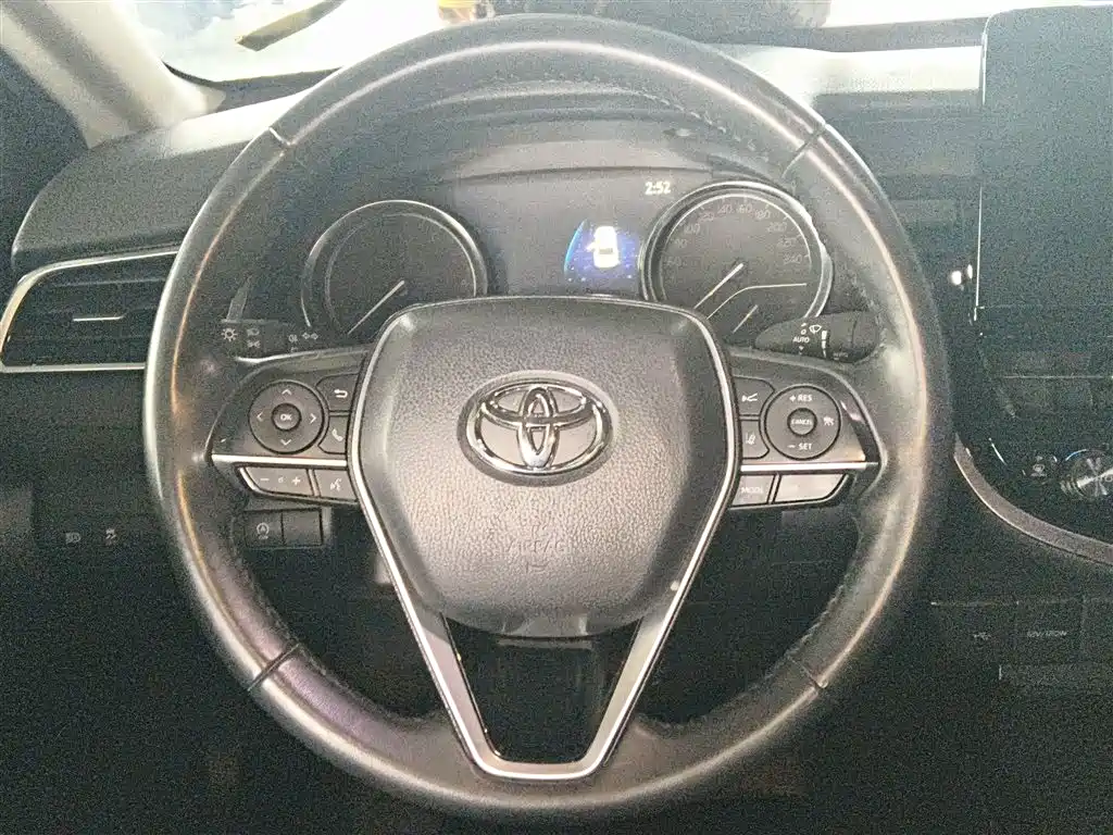 Camry 2021 2.0G Deluxe Edition купить на сайте DeffCars