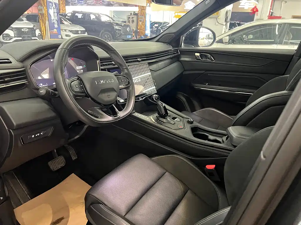 Lynk & Co 01 2023 1.5TD EM-F PM купить на сайте DeffCars