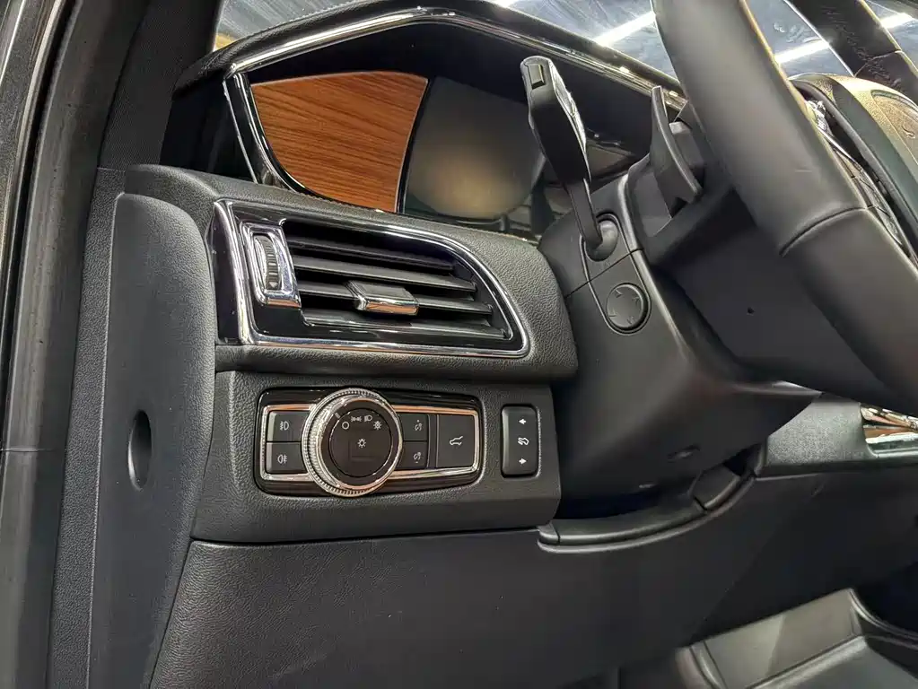 Navigator 2018 3.5T Honor Edition National V купить на сайте DeffCars