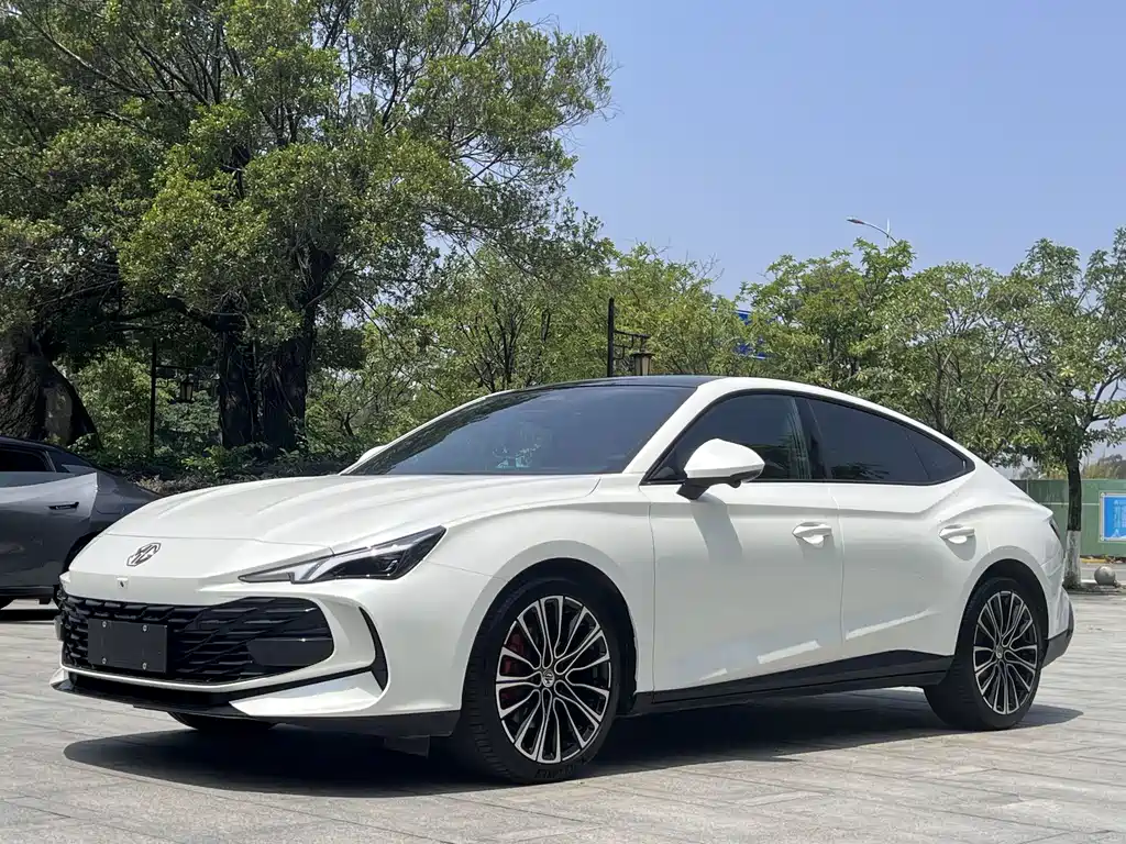 MG7 2025 2.0T 405 AT luxury version купить на сайте DeffCars