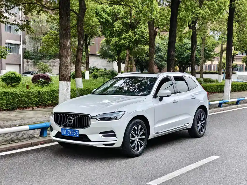 Volvo XC60 2020 T5 four-wheel drive Zhiyuan Deluxe Edition купить на сайте DeffCars