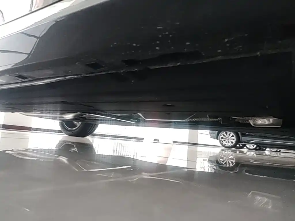 Hongqi H5 2023 2.0T Automatic Zhilianqichang Edition купить на сайте DeffCars