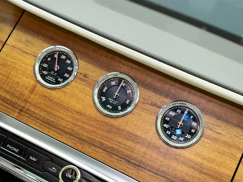 Flying Spur plug-in hybrid 2022 2.9T V6 Hybrid купить на сайте DeffCars