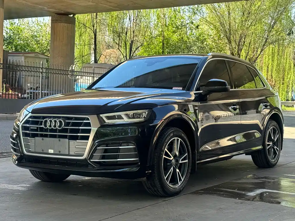 Audi Q5L 2018 40 TFSI enjoys fashionable style, National V купить на сайте DeffCars