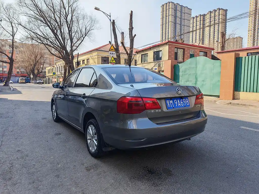 Jetta 2013 1.4L manual comfort model купить на сайте DeffCars