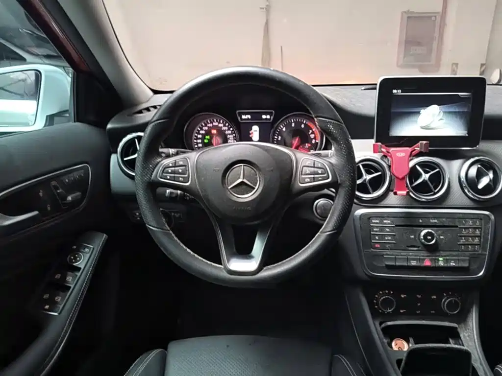 Mercedes GLA 2016 200 Dynamic купить на сайте DeffCars
