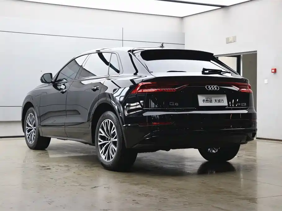 Audi Q8 2021 45 TFSI luxury and elegant model купить на сайте DeffCars