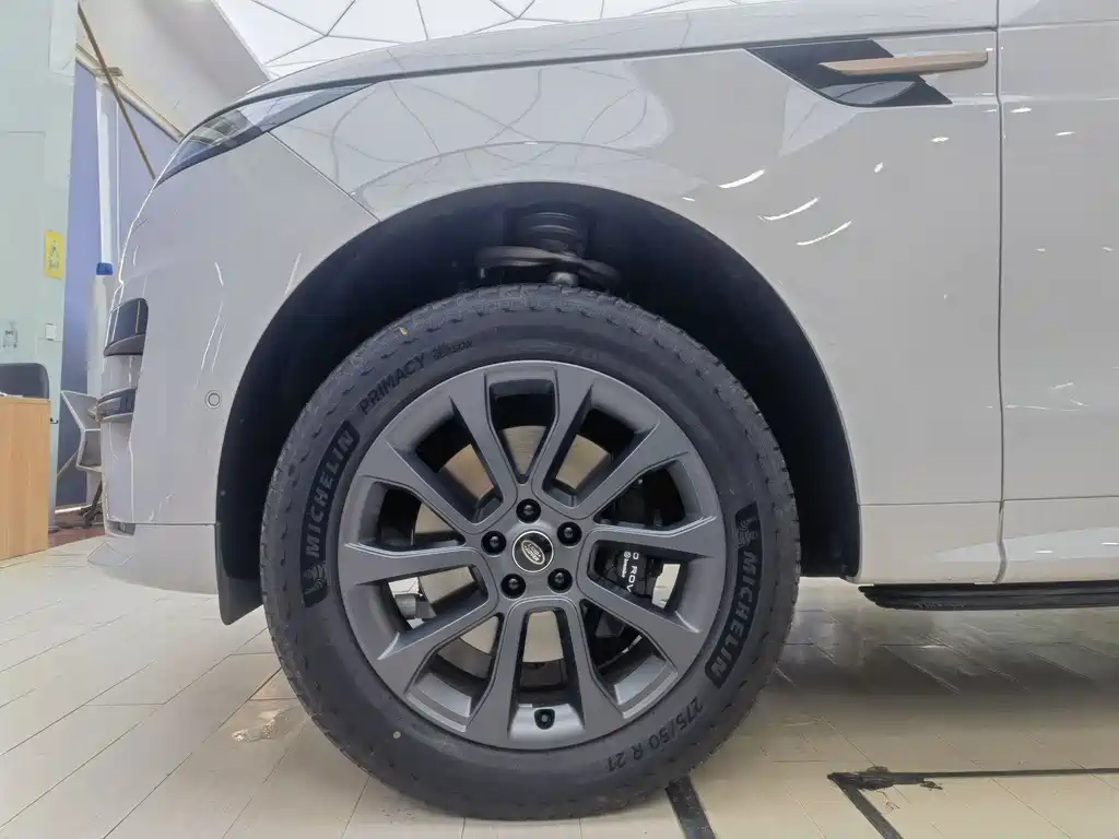 Range Rover Sport 2024 400PS Dynamic SE купить на сайте DeffCars