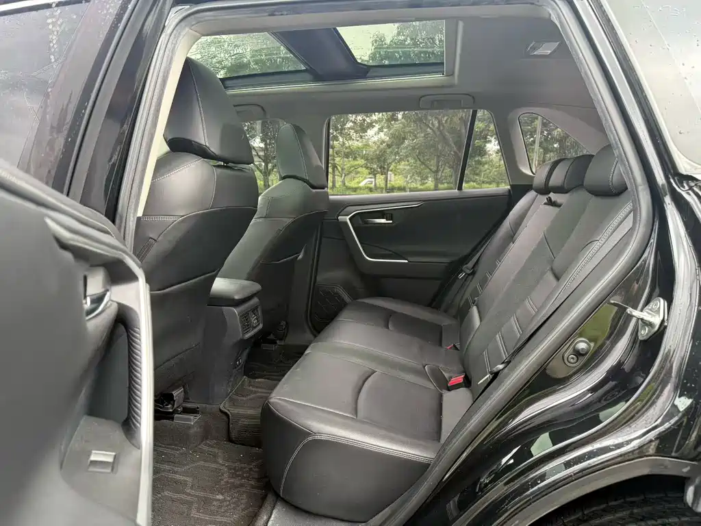 RAV4 Rongfang 2020 2.0L CVT two-wheel drive premium version купить на сайте DeffCars
