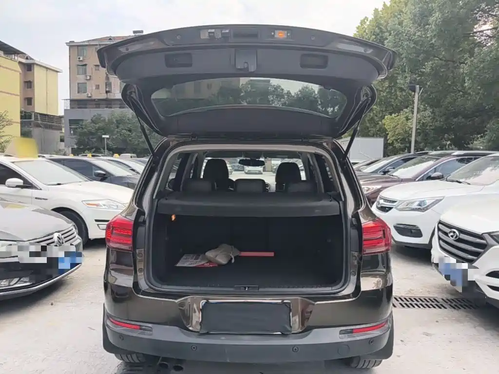 Tiguan 2015 1.8TSI automatic two-wheel drive comfort version купить на сайте DeffCars