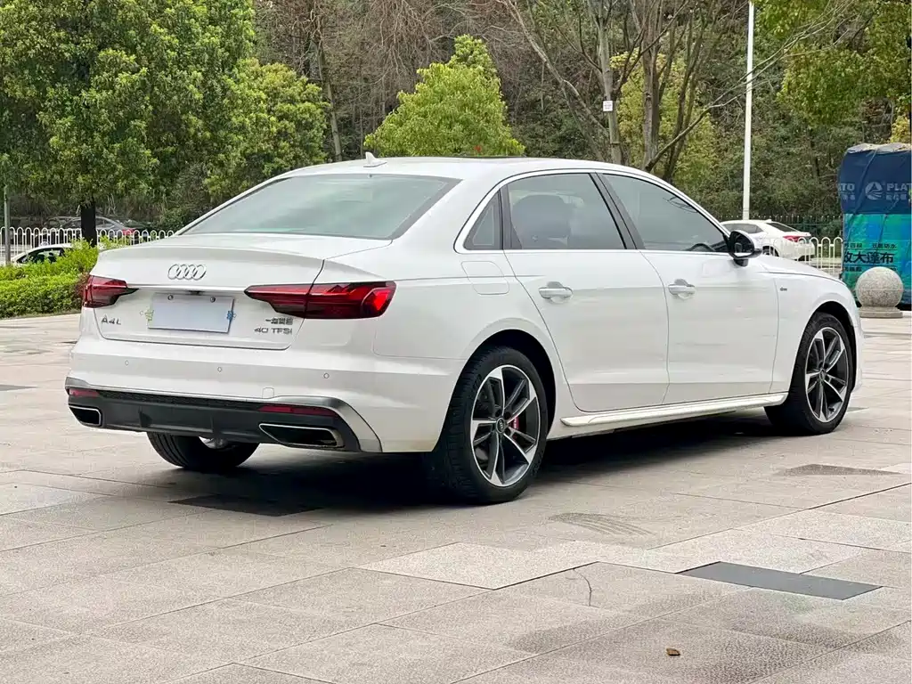 Audi A4L 2022 40 TFSI Fashionable and Dynamic купить на сайте DeffCars