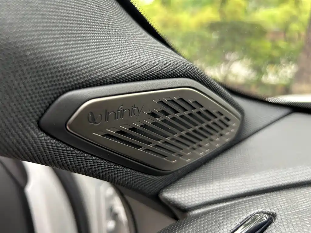 Lynk & Co 03 2023 1.5TD DCT Pro купить на сайте DeffCars