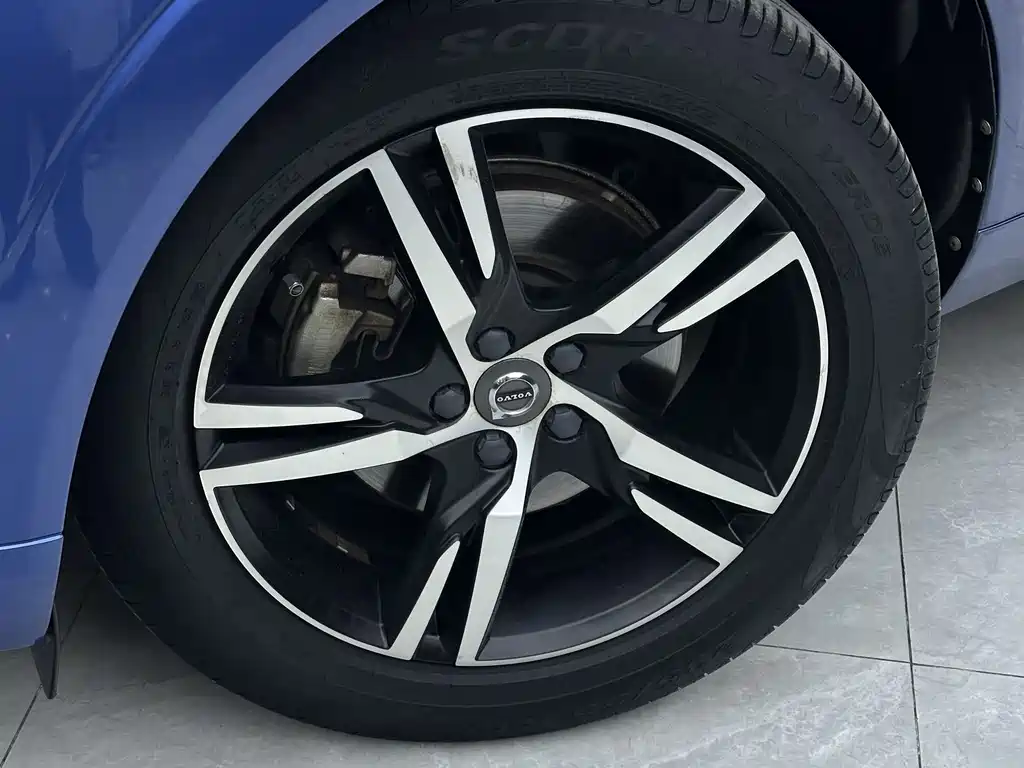Volvo XC60 2018 T5 four-wheel drive Zhiya Sports Edition купить на сайте DeffCars