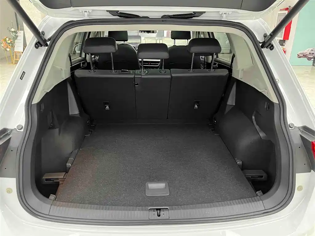 Tiguan L 2023 280TSI automatic two-wheel drive Chaochuang limited edition купить на сайте DeffCars
