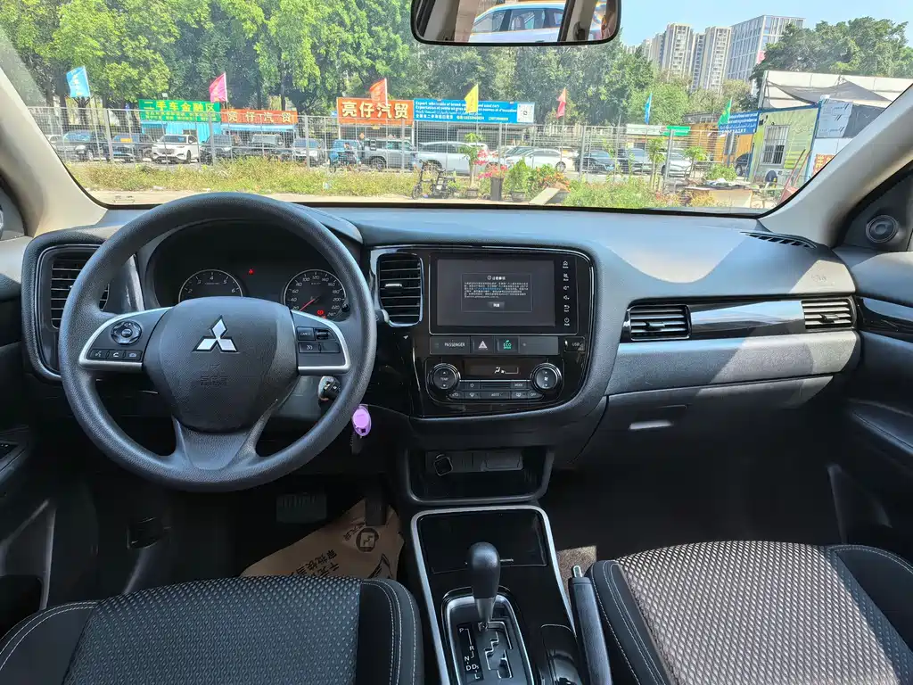 Outlander 2021 facelift 2.0L 2WD smooth version 5 seats купить на сайте DeffCars