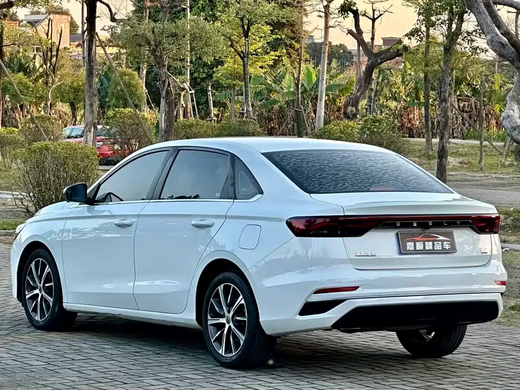 Emgrand 2022 4th generation 1.5L CVT flagship model купить на сайте DeffCars