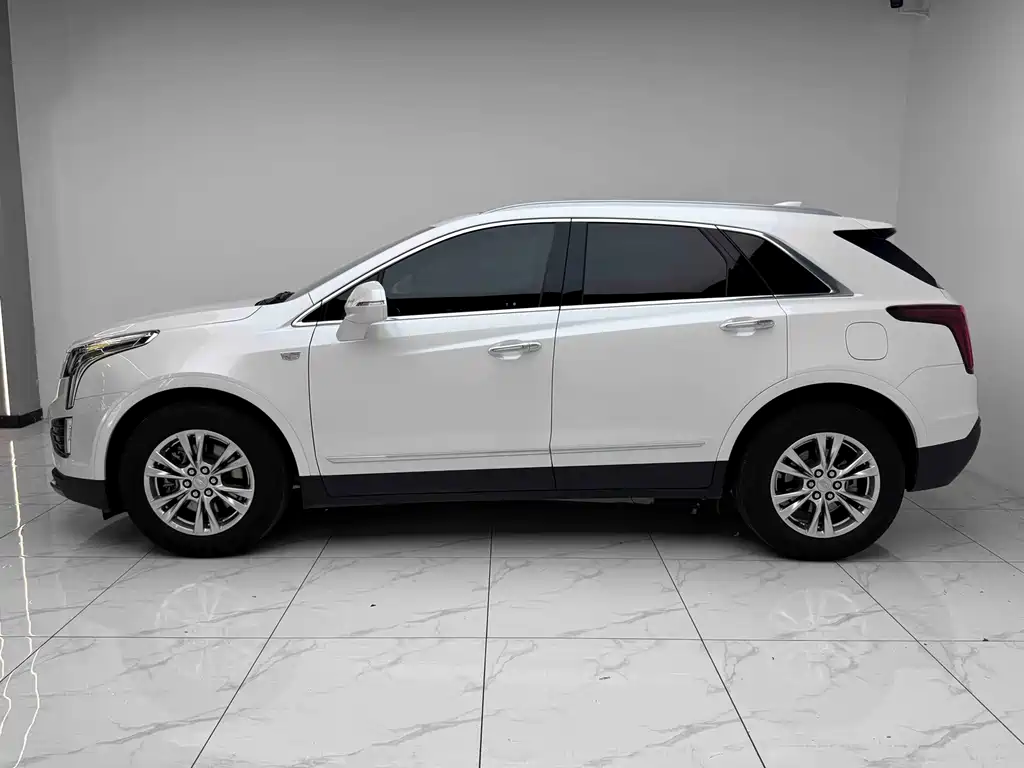 Cadillac XT5 2022 2.0T two-wheel drive luxury model купить на сайте DeffCars