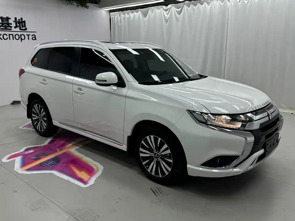 Outlander 2021 2.0L 2WD Enjoy Edition 5 seats купить на сайте DeffCars