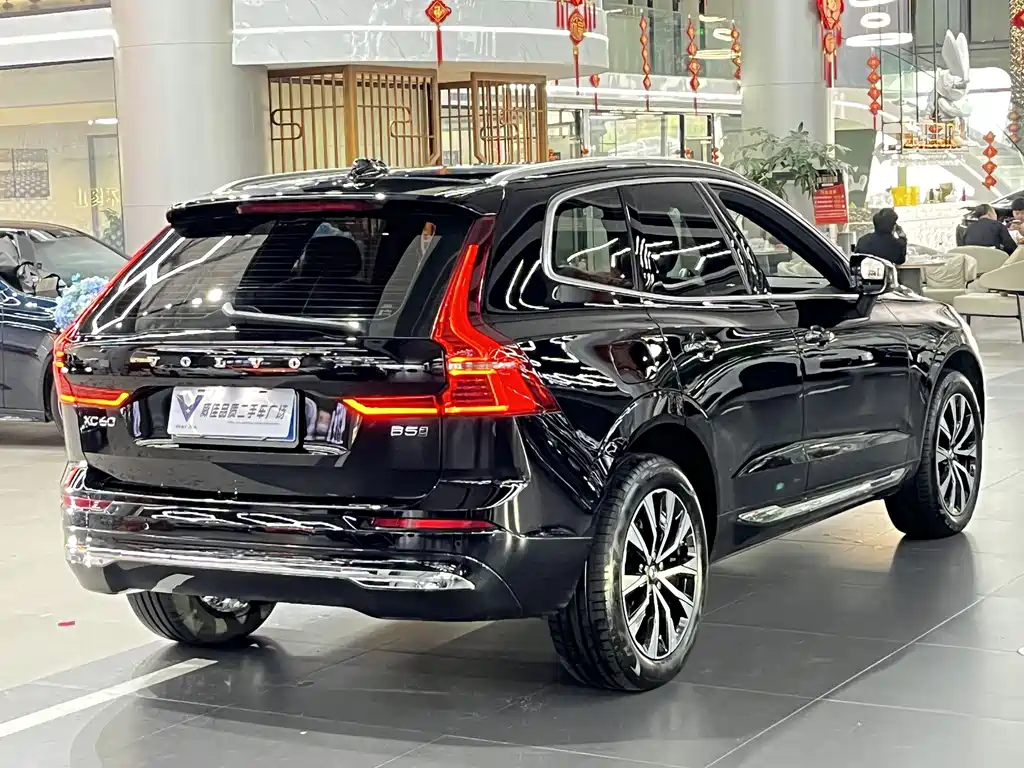 Volvo XC60 2023 B5 four-wheel drive Zhiyuan Deluxe Edition купить на сайте DeffCars