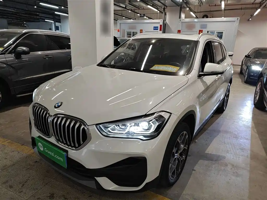 BMW X1 2022 sDrive25Li Leading Model купить на сайте DeffCars