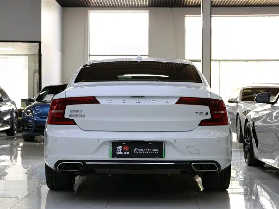 Volvo S90 Plug-in Hybrid 2019 T8 E-Drive Hybrid Honor Edition 3 Seats National VI купить на сайте DeffCars