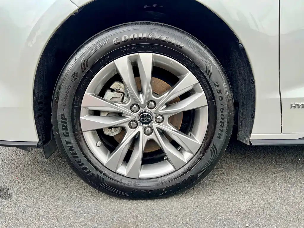 SIENNA 2021 2.5L Hybrid Extreme Edition купить на сайте DeffCars