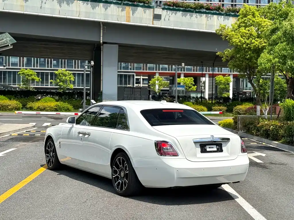 Ghost 2021 6.7T long wheelbase version купить на сайте DeffCars