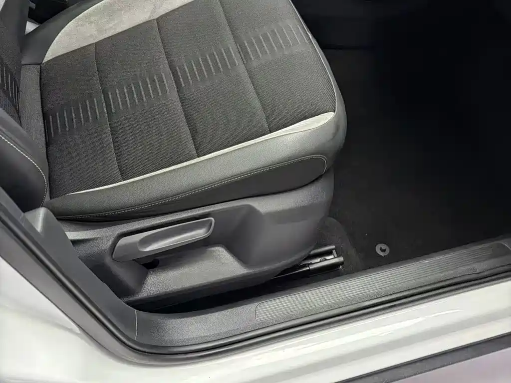 T-ROC 2022 model 280TSI DSG two-wheel drive elite PLUS купить на сайте DeffCars