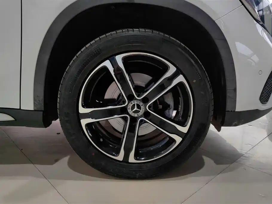 Mercedes-Benz GLA 2018 GLA 200 Fashion Model купить на сайте DeffCars