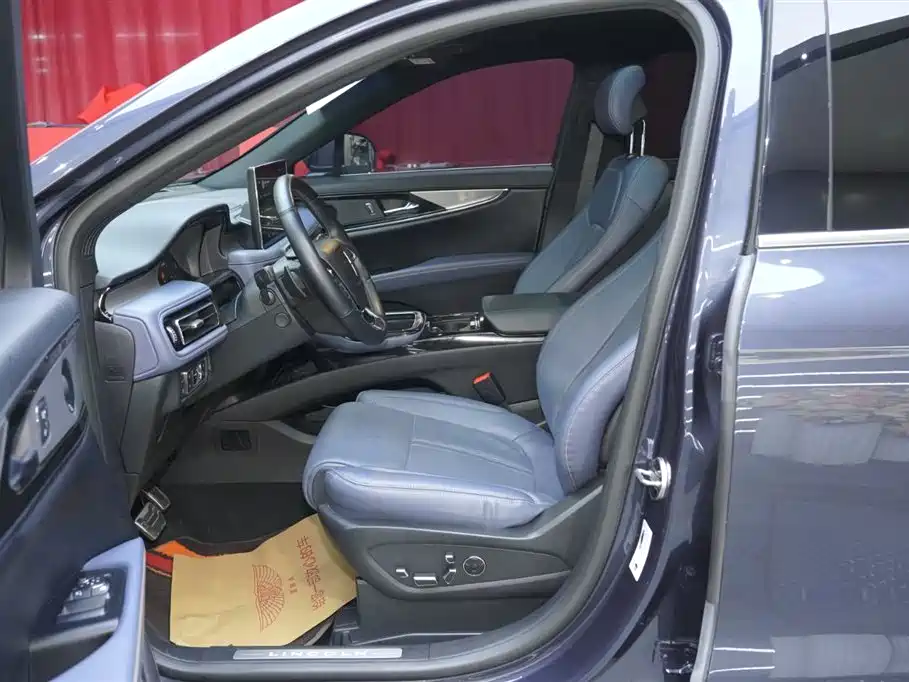 Voyager 2021 2.7T four-wheel drive premium version купить на сайте DeffCars