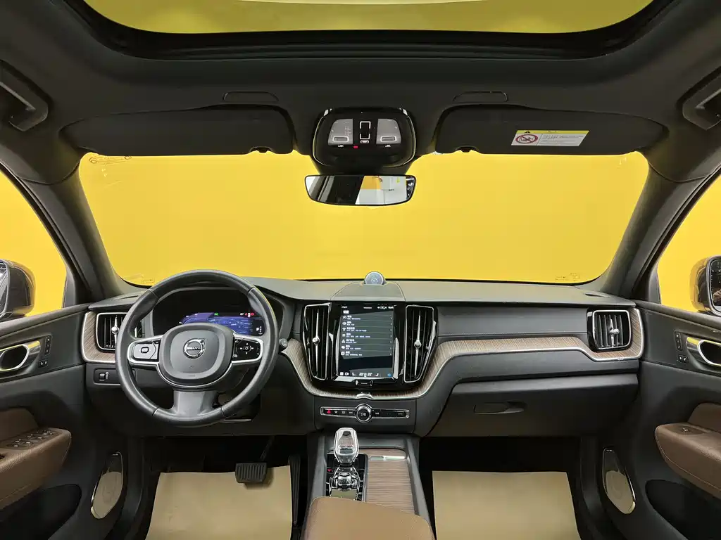 Volvo XC60 2022 B5 four-wheel drive Zhiyuan Deluxe Edition купить на сайте DeffCars