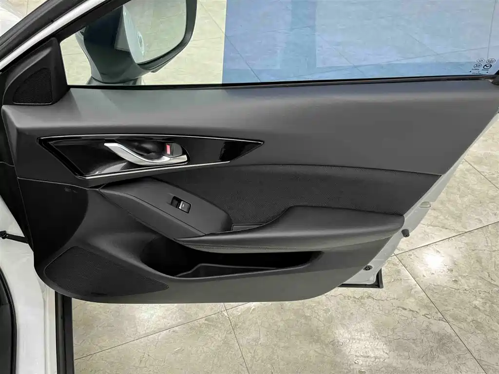 Mazda CX-4 2021 2.0L automatic two-wheel drive Blue Sky Vitality Edition купить на сайте DeffCars