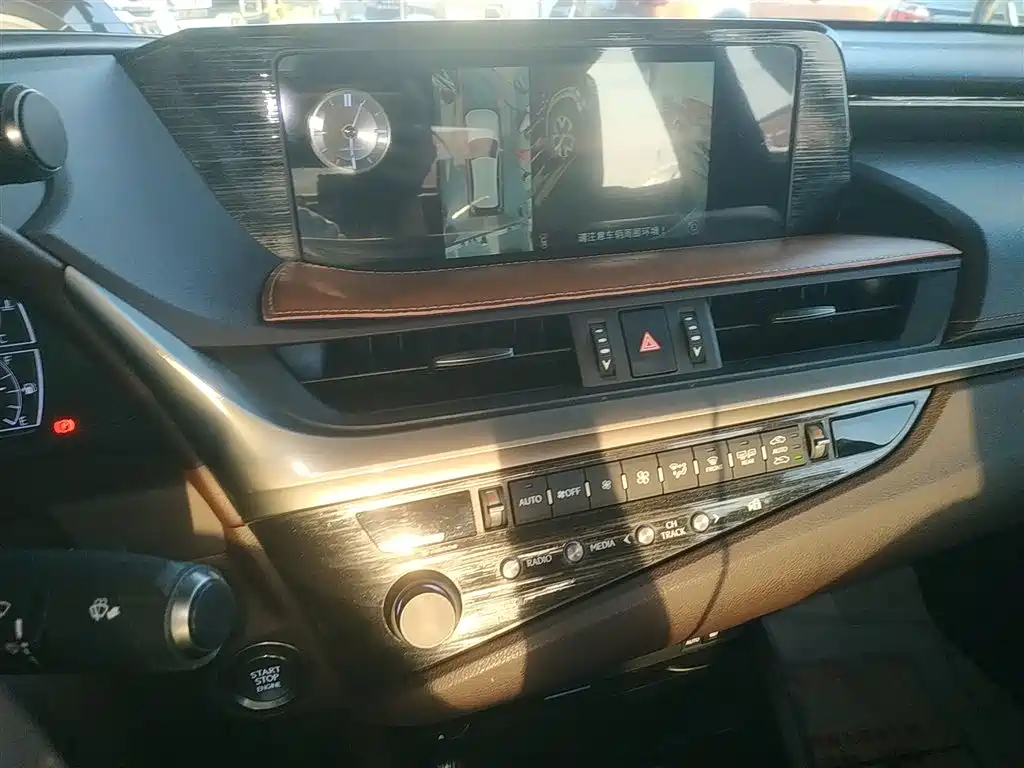 Lexus ES 2020 200 Excellence Edition купить на сайте DeffCars