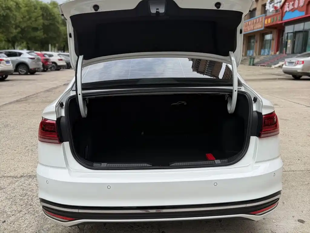 Bora 2023 200TSI DSGSenova ZhixingPRO Edition купить на сайте DeffCars