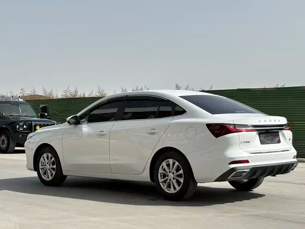 Roewe i5 2023 1.5L CVT Deluxe Edition купить на сайте DeffCars